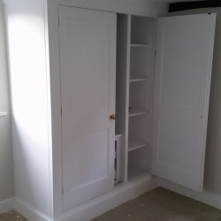 Bespoke Fitted Wardrobe in London 23